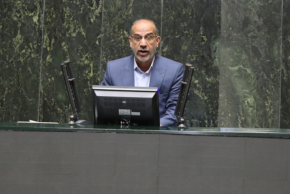 مردم با وجود مشکلات معیشتی وحدت و انسجام خود را نشان داده اند